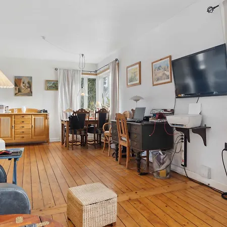 Cozy, Old In Villa *
